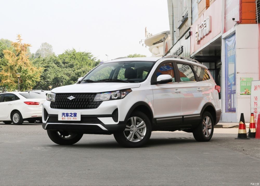 Компактное место SUV Baic Ruixiang X3 космоса 7 бензина SUV корабля 1.5L спорта большое