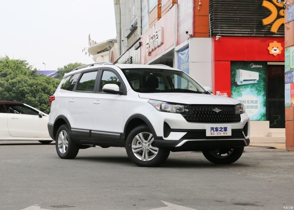 Компактное место SUV Baic Ruixiang X3 космоса 7 бензина SUV корабля 1.5L спорта большое