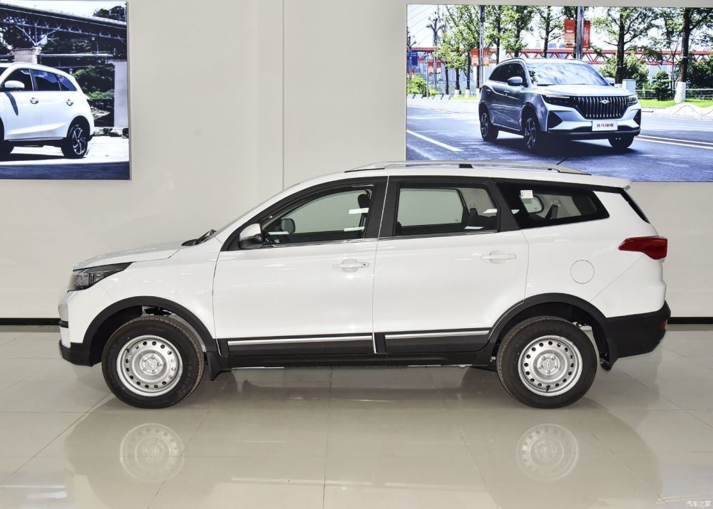 Компактное место SUV Baic Ruixiang X3 космоса 7 бензина SUV корабля 1.5L спорта большое