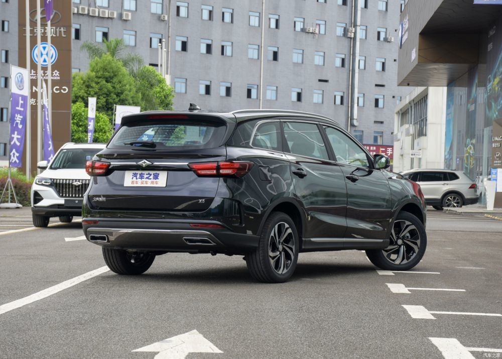 топливо SUV 1.5T Sporty 7 Seater SUV Baic Ruixiang X5 Multi функциональное