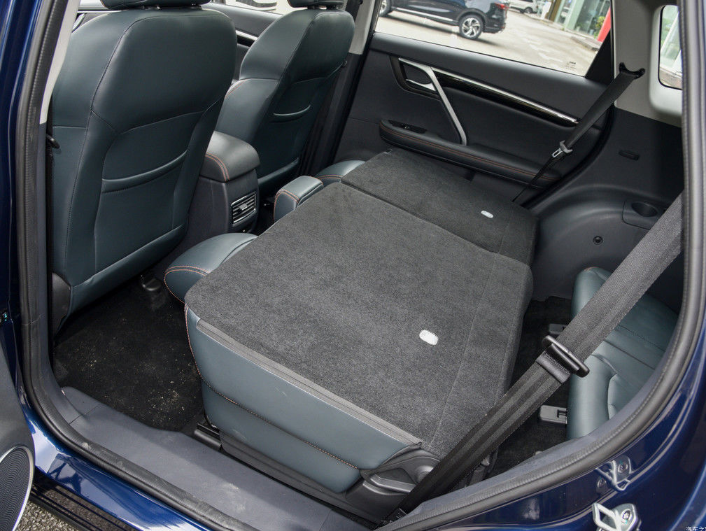 Автомобиль спорт мест SUV 1.5T+6AT и 1.5T+6MT 5/7 бензина BAIC Ruixiang X5