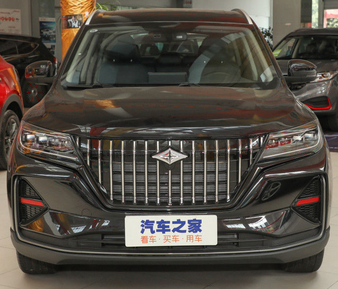Хэтчбек SUV бензина BAIC с масляным баком 55L и максимальным 180kmh средним размером SUV