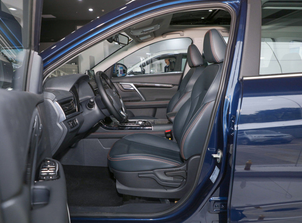 Высокотехнологичный бензин 7-Seater SUV от BAIC с 6 хэтчбеком топлива шестерни 1.5L