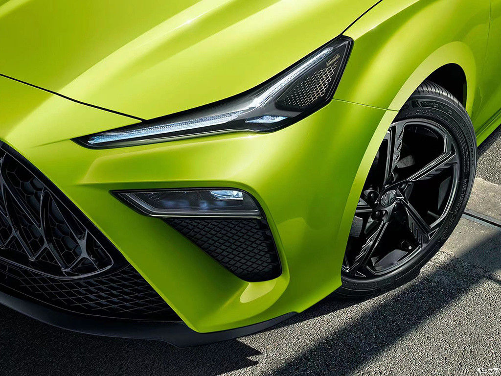 Место SUV автомобиля 5 бензина нефти хэтчбека CVT 1.5L 120horsepower L4 нефти 180DVVT MG5