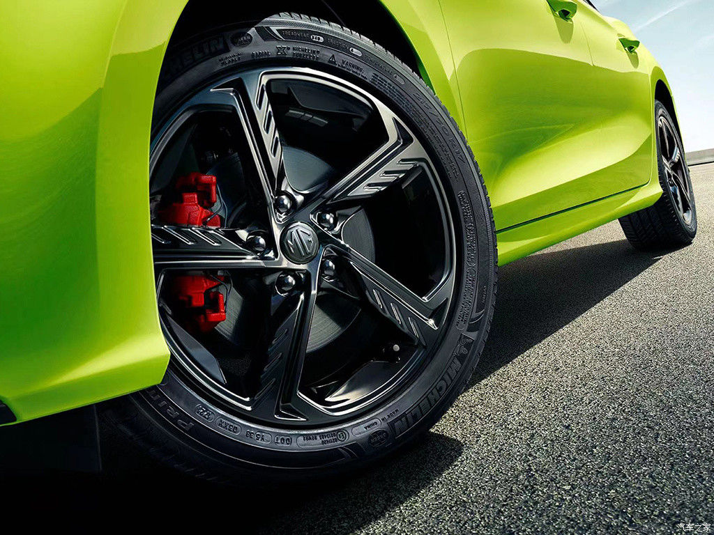 Место SUV автомобиля 5 бензина нефти хэтчбека CVT 1.5L 120horsepower L4 нефти 180DVVT MG5