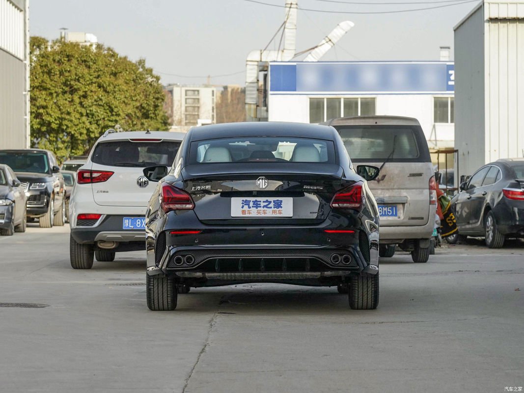 Автомобиль седана 5Seat автомобиля бензина версии комфорта хэтчбека 1.5T нефти Saic MG5 средний