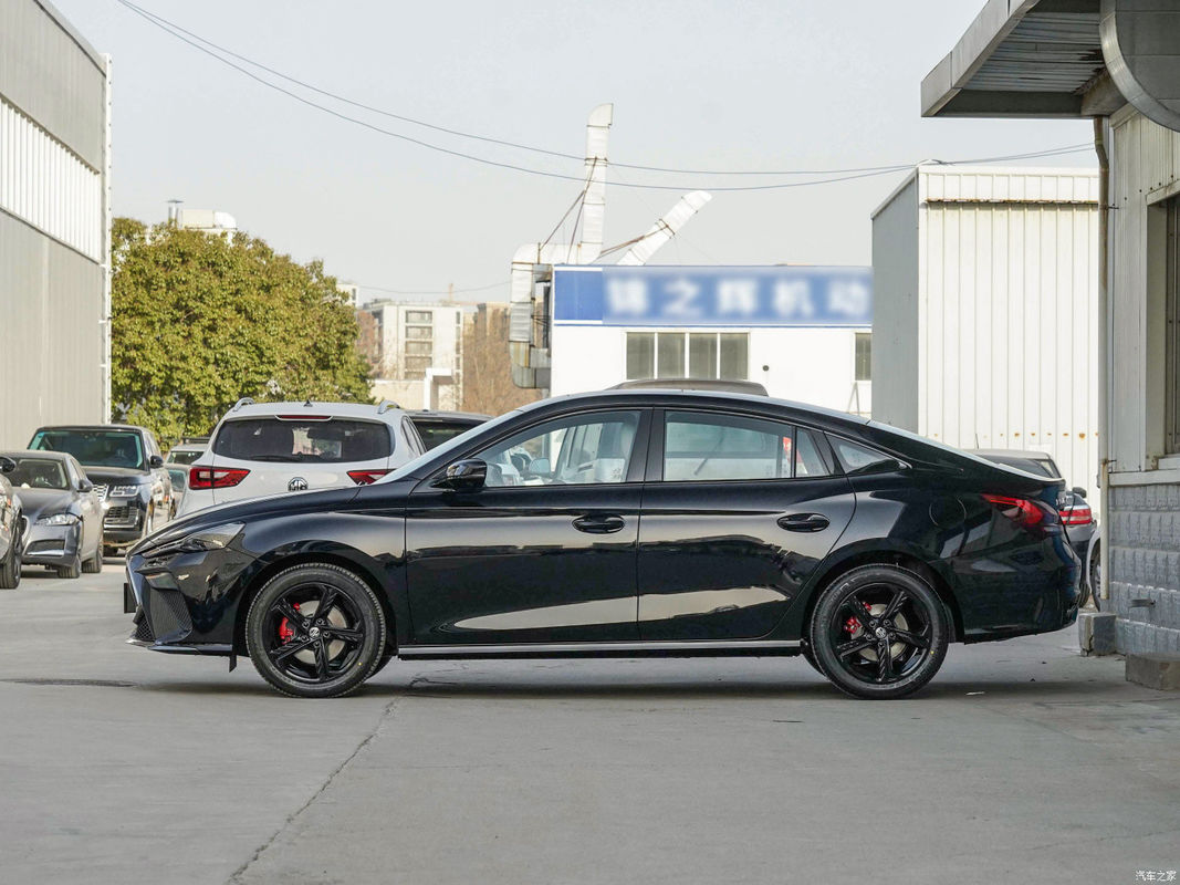 Автомобиль седана 5Seat автомобиля бензина версии комфорта хэтчбека 1.5T нефти Saic MG5 средний