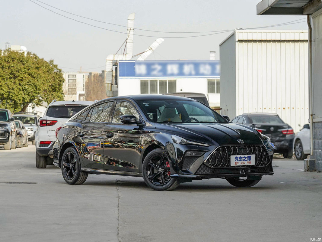 Автомобиль седана 5Seat автомобиля бензина версии комфорта хэтчбека 1.5T нефти Saic MG5 средний
