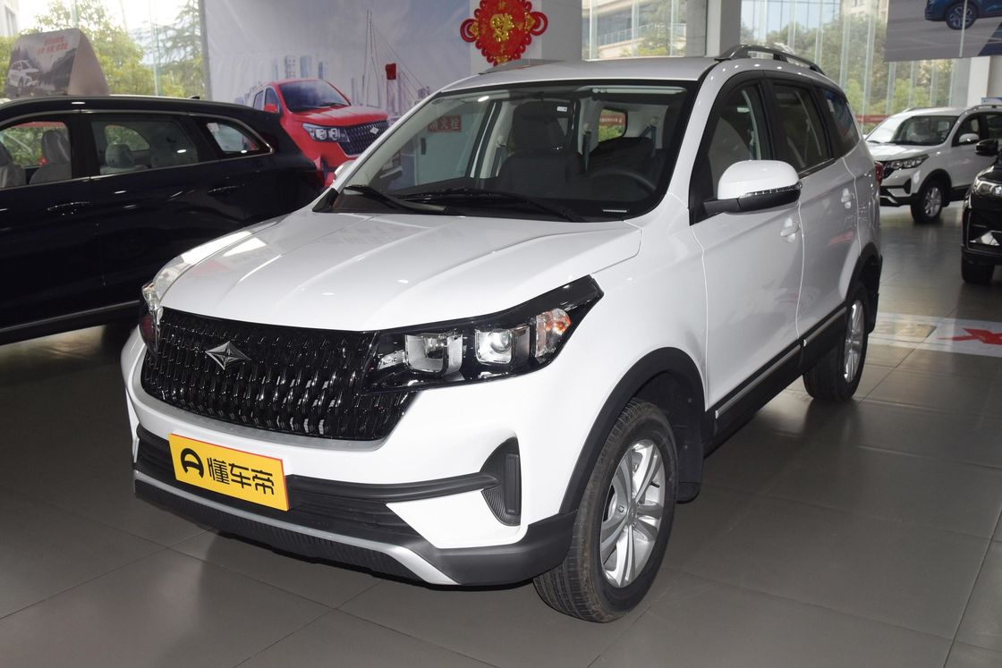 7-местный внедорожник с бензиновым двигателем BAIC RUIXIANG X3 Белый гибкий багажник