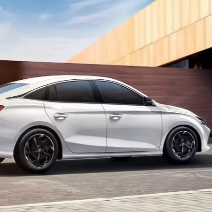 Эффективный электрический седан пассажирский автомобиль CVT трансмиссия 6L/100km Потребление ABS 5 сидений 1699kg