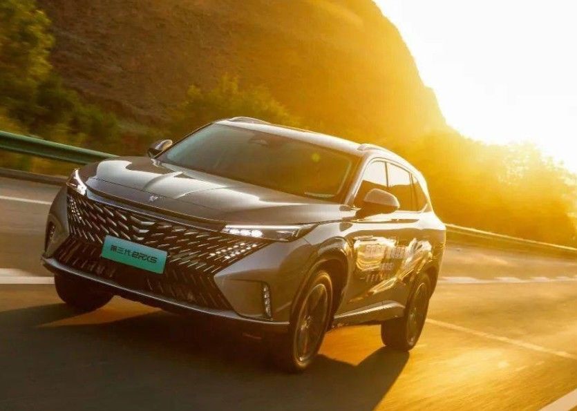 Горячая продажа Roewe RX5 хорошее качество Седан Пассажирский автомобиль с персонализированной навигацией больших данных